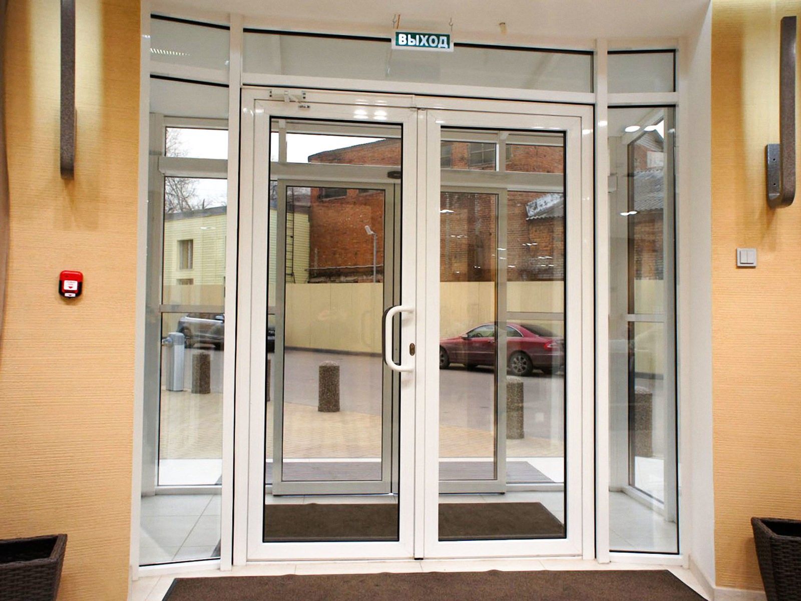 Алюминиевая дверь 1300×2000 мм. GFTD15206 Алюминиевая дверь 1300×2000 мм. GFTD15206